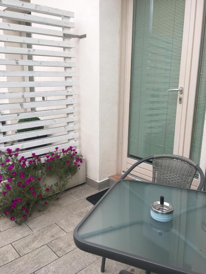 Antonella Gardalake 2 Desenzano del Garda Ngoại thất bức ảnh